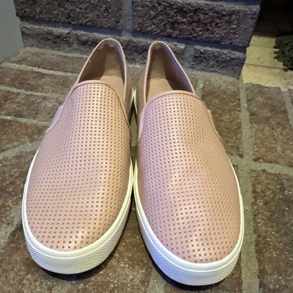 VINCE Blair 5 Perforated Slip-On Sneakers pink women’s size 9M/ 39EU - Picture 2 of 16